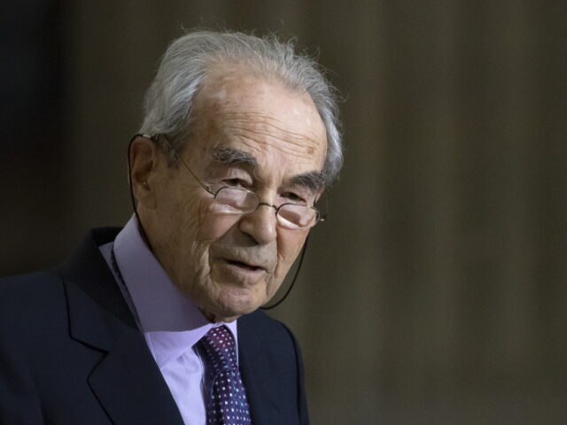 Γαλλία: Πέθανε ο Ρομπέρ Μπαντεντέρ, πρώην υπουργός που κατάργησε τη θανατική ποινή