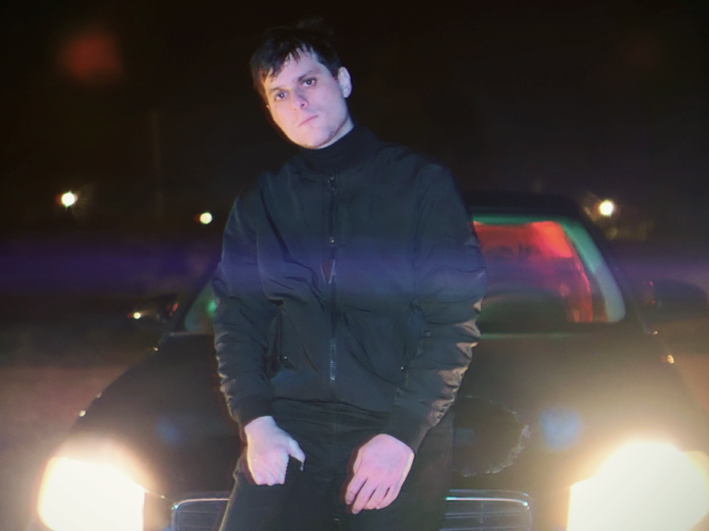 O Tony Bluebird κυκλοφορεί το νέο του single με τίτλο «Όταν σε Σκέφτομαι»