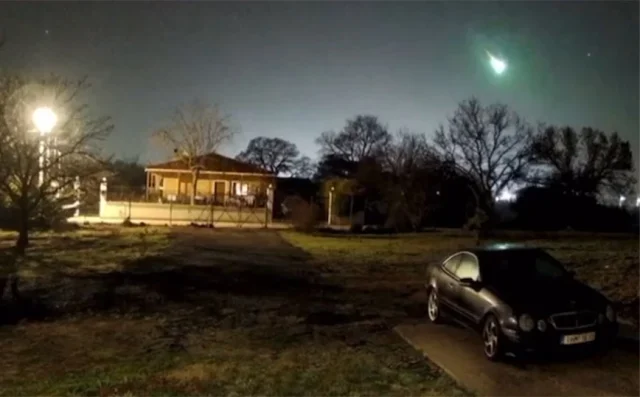 Μετεωρίτης «φώτισε» τον νυχτερινό ουρανό στην Αττική [ΒΙΝΤΕΟ]