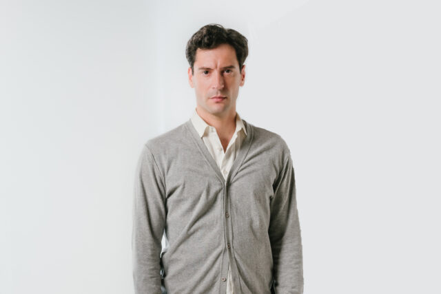 Σπύρος Σταμούλης: “Δεν μπουκάρουμε στα καμαρίνια να δούμε τους ηθοποιούς γυμνούς”