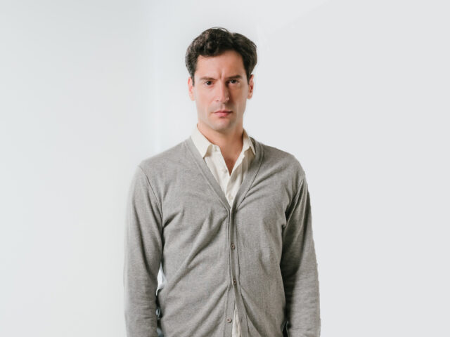 Σπύρος Σταμούλης: “Δεν μπουκάρουμε στα καμαρίνια να δούμε τους ηθοποιούς γυμνούς”