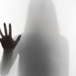 Αν σε ρωτήσουν «γιατί δεν μίλησες;», πες τους για την «19χρονη» της Ηλιούπολης