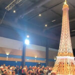 Ρεκόρ Γκίνες για τον Πύργο του Άιφελ που κατασκευάστηκε από 700.000 σπίρτα