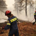 Πυρκαγιά στο Σοφικό Κορινθίας: Τρεις τραυματίες πυροσβέστες