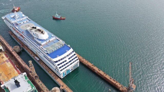 Ναυπηγεία Ελευσίνας: Η πλωτή δεξαμενή τέθηκε σε λειτουργία μετά από 13 χρόνια