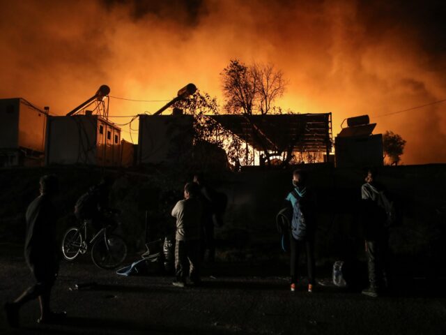 Δίκη των 6 της Μόριας: Από την πύρινη κόλαση, εξιλαστήρια θύματα των πολιτικών ευθυνών