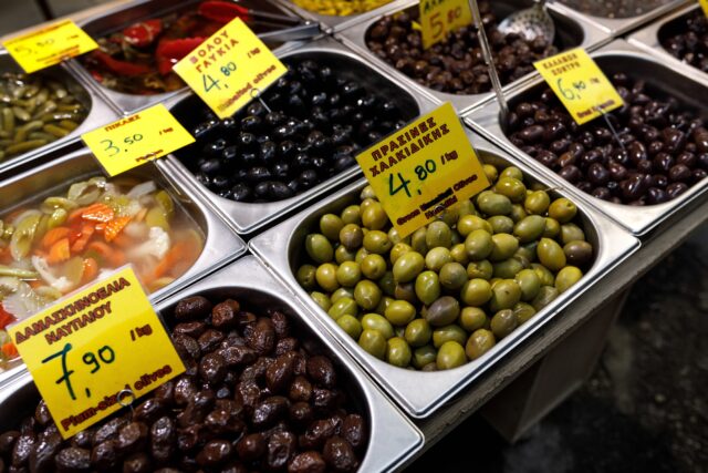 Ακρίβεια: Από σήμερα σε ισχύ το «Καλάθι της Σαρακοστής»