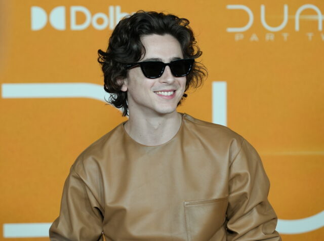 Timothée Chalamet: Οι πρώτες φωτογραφίες ως Bob Dylan