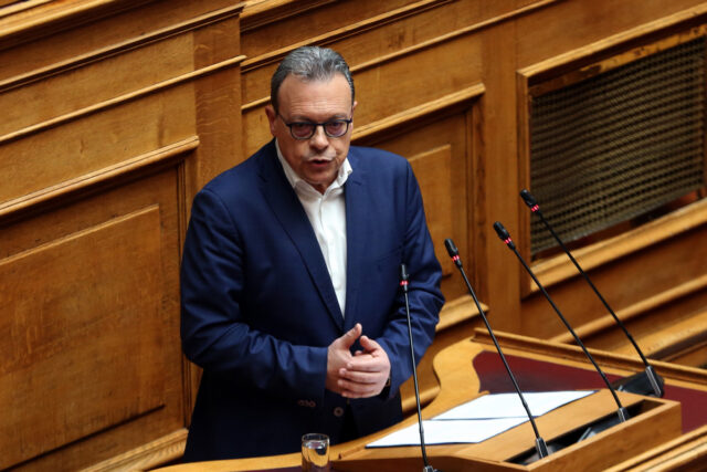 Βουλή – Σ. Φάμελλος: «Το νομοσχέδιο για τα ιδιωτικά πανεπιστήμια είναι ξεκάθαρα αντισυνταγματικό»