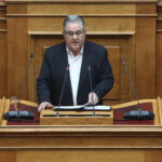 Τέμπη: Ο Δ. Κουτσούμπας παρέδωσε στον Άρειο Πάγο το Πόρισμα του ΚΚΕ στην Εξεταστική Επιτροπή