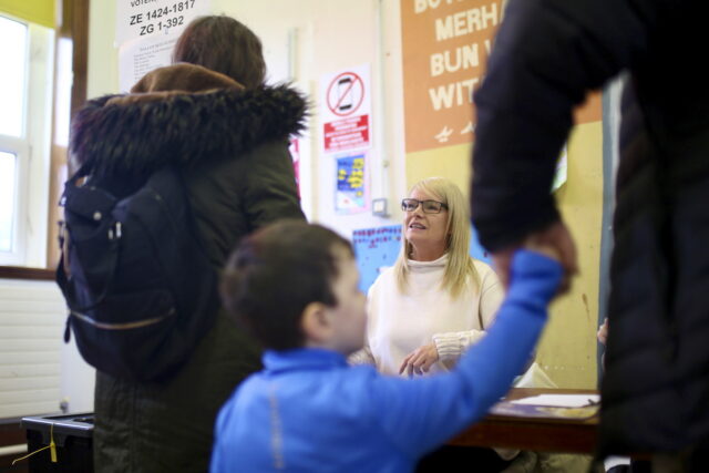 Ιρλανδία: Δημοψήφισμα για αναθεώρηση του Συντάγματος σχετικά με τις γυναίκες και την οικογένεια