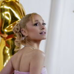 Η Αριάνα Γκράντε ζητά από τους θαυμαστές της να σταματήσουν να στέλνουν μηνύματα μίσους