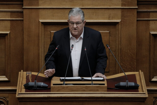 Πρόταση δυσπιστίας – Δ. Κουτσούμπας: «Μομφή για το έγκλημα των Τεμπών και την κατάπτυση προσπάθεια συγκάλυψής του»