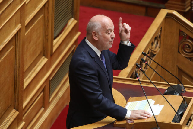 Πρόταση δυσπιστίας – Γ. Φλωρίδης: «Όσοι μιλούν για μπαζώματα, είναι για τα μπάζα»