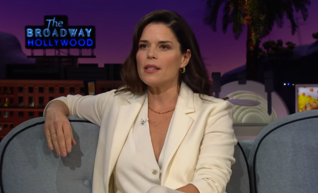 Η Νεβ Κάμπελ επιστρέφει στο «Scream 7»