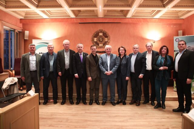 «Αθηναϊκή Ενεργειακή Συμμαχία» συγκροτούν οκτώ δήμοι της Αττικής