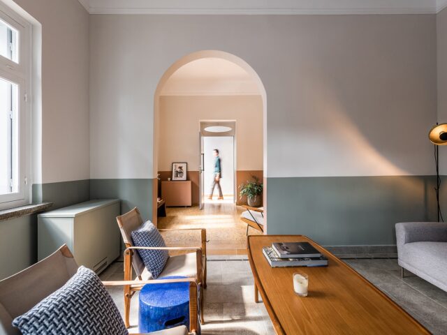 Λιτές προσόψεις και art deco στοιχεία, σε μία αστική μονοκατοικία του 1938 στα Χανιά