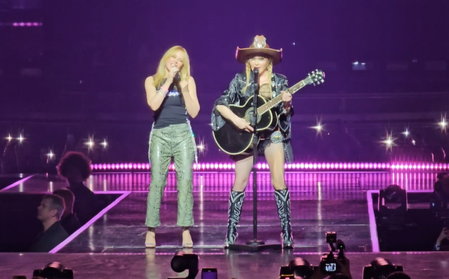 Μαντόνα και Κάιλι Μινόγκ βρέθηκαν επιτέλους στην ίδια σκηνή [ΒΙΝΤΕΟ]