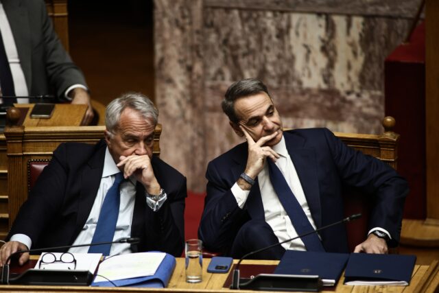 Παραιτήθηκαν από την κυβέρνηση Σταύρος Παπασταύρου και Γιάννης Μπρατάκος