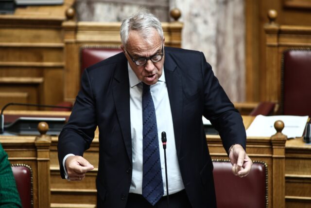 Βουλή: «Όχι» από Βορίδη στο ψήφισμα με τις 1,3 εκατ. υπογραφές για τα Τέμπη