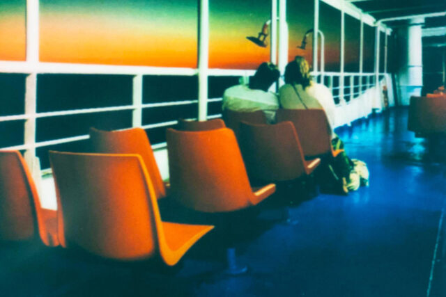 Και τώρα οι δυο μας: Οι φωτογραφίες της Χλόης Ακριθάκη συνδιαλέγονται με τα διηγήματα της Βίβιαν Αβραμίδου-Πλουμπή