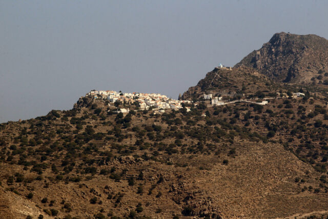 Εκδόθηκε ένταλμα σύλληψης κατά του αρχαιοφύλακα που παρενοχλούσε ανηλίκους στη Νίσυρο
