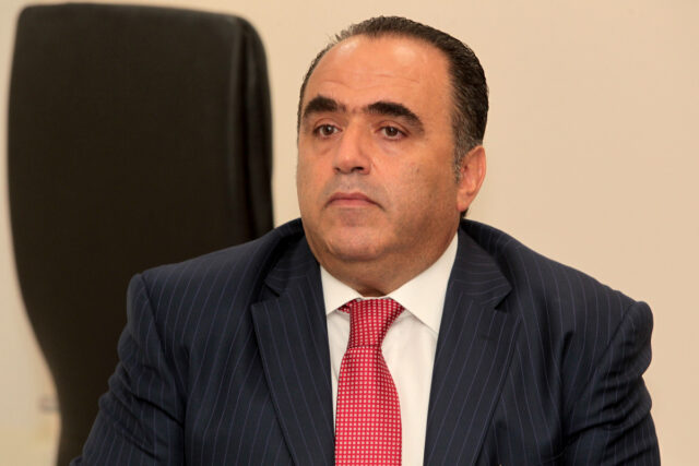 Άγιοι Ανάργυροι: Καρατόμηση Μ. Σφακιανάκη μετά τις δηλώσεις του για τη γυναικοκτονία