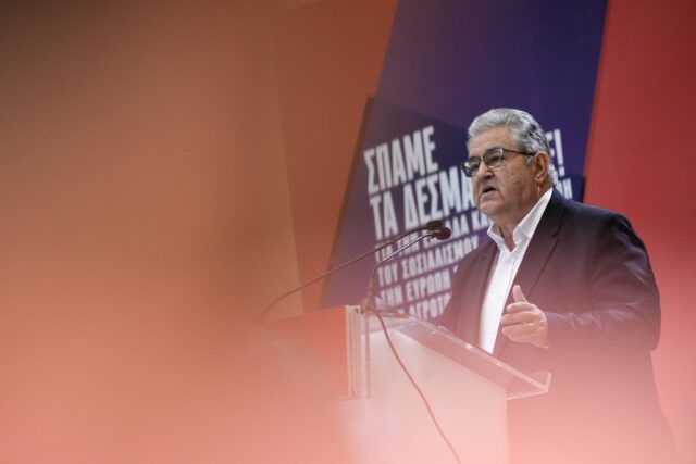 Δ. Κουτσούμπας στην απεργιακή συγκέντρωση στη ΛΑΡΚΟ: «Δεν υποχωρούμε αν δεν δικαιωθούν οι εργάτες»