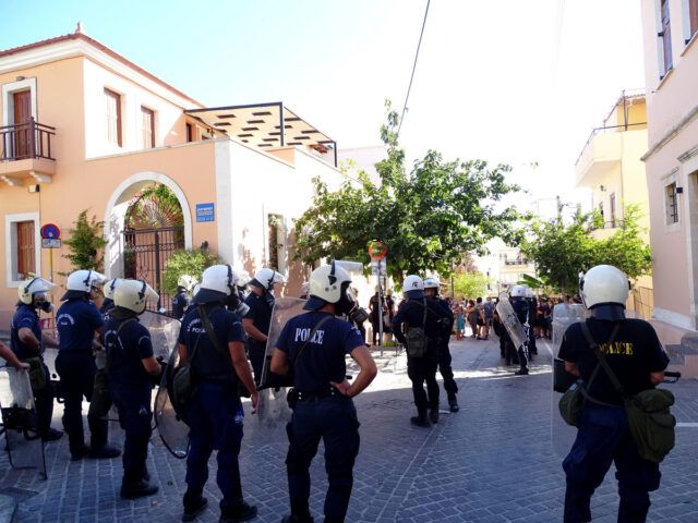 Επιχείρηση εκκένωσης της κατάληψης Rosa Nera στα Χανιά