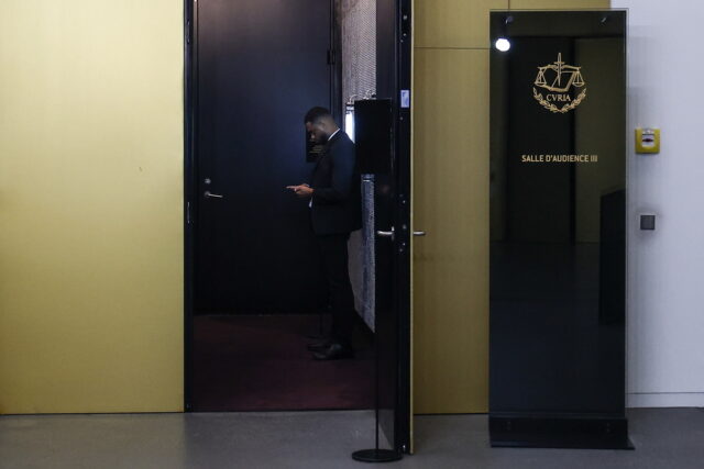 Δικαστήριο ΕΕ: Αφαίρεσε δύο Ρώσους δισεκατομμυριούχους από τη λίστα κυρώσεων του μπλοκ