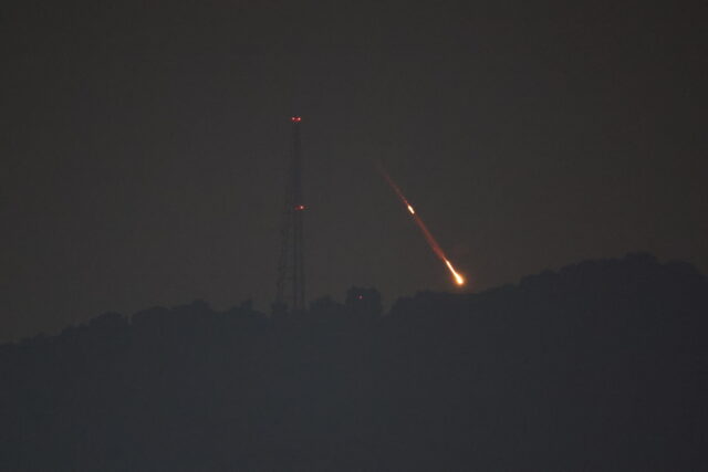 Μέση Ανατολή: Εκκλήσεις για «αυτοσυγκράτηση» μετά τα ιρανικά αντίποινα σε βάρος του Ισραήλ