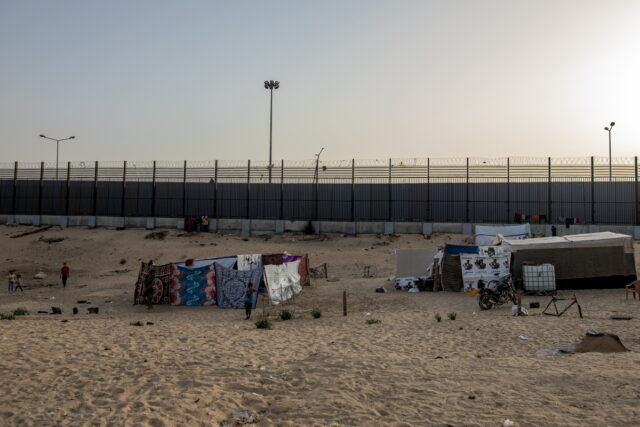 Γάζα: Βρέφος γεννήθηκε με καισαρική αφού η μητέρα του σκοτώθηκε σε ισραηλινό βομβαρδισμό στη Ράφα