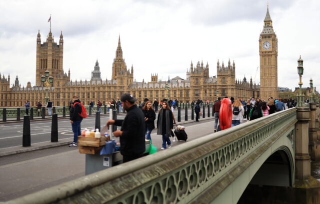 Βρετανία: Μετανάστες νεκροί στη Μάγχη λίγες ώρες μετά την ψήφιση του νομοσχεδίου για απελάσεις