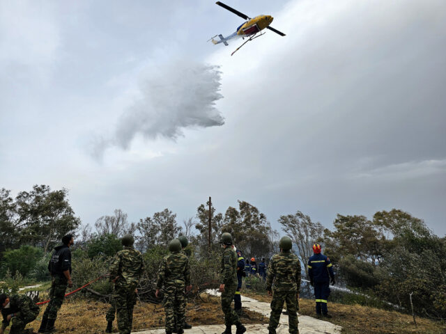 Χωρίς ενεργό μέτωπο η πυρκαγιά στην περιοχή του Ναυστάθμου Σούδας