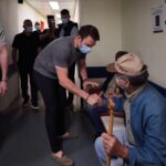 Στ. Κασσελάκης από το νοσοκομείο της Ικαρίας: «Χώρα η οποία αφήνει τους πολίτες της να πεθαίνουν, δεν μπορεί να λέγεται ευρωπαϊκή»