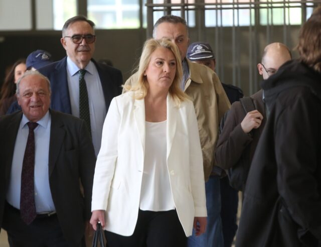 Δικηγόρος Ρ. Δούρου μετά την εισαγγελική πρόταση για το Μάτι: «Κατέστη κατηγορούμενη από το ψέμα της ηγεσίας της πυροσβεστικής»