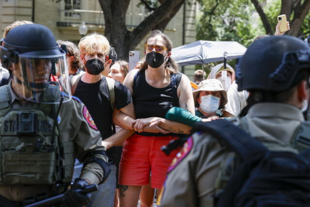 ΗΠΑ: Ο ΟΗΕ «ανησυχεί» για την καταστολή των κινητοποιήσεων στα πανεπιστήμια