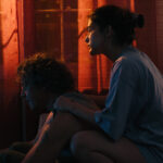 «Το Χάος που Άφησε Πίσω της»: Διεθνής πρεμιέρα της ταινίας του Νίκου Κολιούκου στο 77ο Φεστιβάλ Καννών