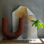 «Threesome It Is!»: Μια έκθεση-γιορτή για τα 10 χρόνια λειτουργίας του Threesome Ceramics