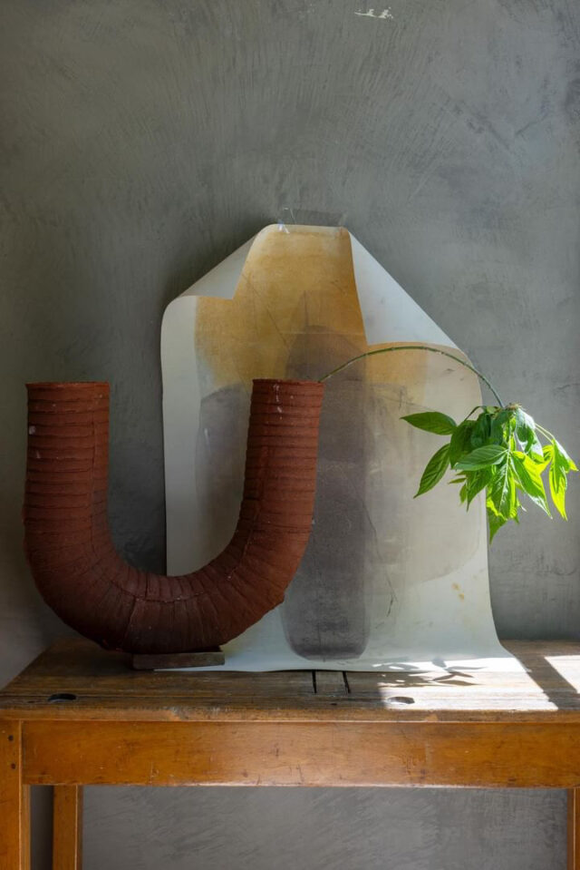 «Threesome It Is!»: Μια έκθεση-γιορτή για τα 10 χρόνια λειτουργίας του Threesome Ceramics