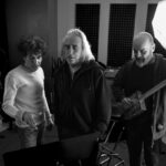 «Θα Μ’ Αγαπάω»: Τα Υπόγεια Ρεύματα συναντούν τον Γιάννη Αγγελάκα