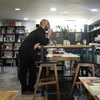 Το Closer Books στην πλατεία Εξαρχείων είναι ήδη χώρος ζυμώσεων και δημιουργικότητας