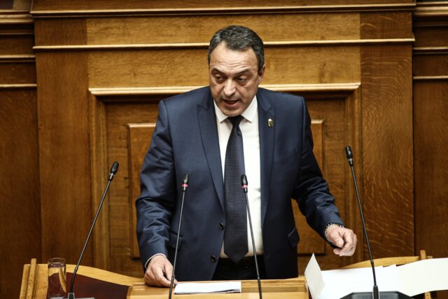 Την άρση ασυλίας του Β. Στίγκα εισηγείται η επιτροπή Δεοντολογίας της Βουλής