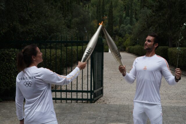 Παρίσι 2024: Η Ελλάδα αποχαιρετά σήμερα την Ολυμπιακή Φλόγα