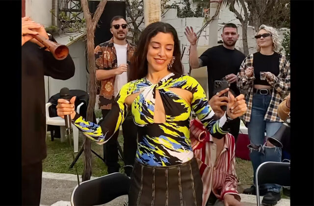 Η Μαρίνα Σάττι ερμηνεύει για πρώτη φορά unplugged το “ZARI” – Ακούστε το