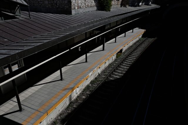 Νεκρός άνδρας μετά από πτώση στις γραμμές του ΗΣΑΠ