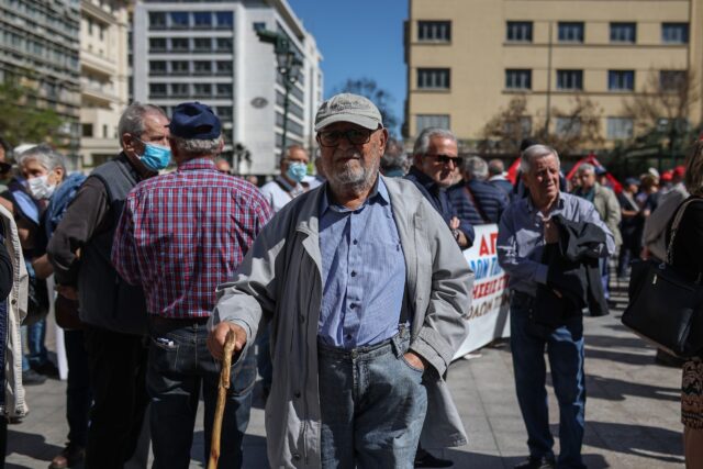Αναδρομικά: Στο Ανώτατο Ειδικό Δικαστήριο η 13η και 14η σύνταξη