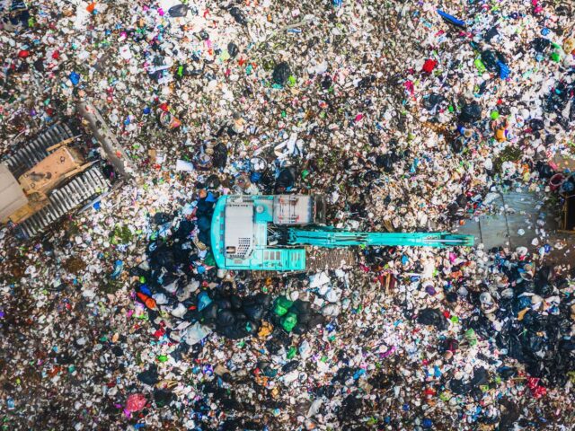 Ανακυκλώνοντας στην Ελλάδα: Πώς καταλήξαμε «ουραγοί» στις επιδόσεις της Ε.Ε.