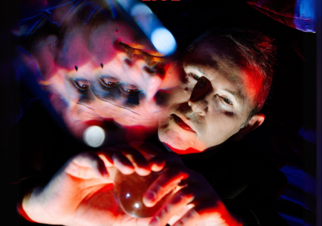 O Παύλος Παυλίδης ανεβαίνει στη σκηνή του WE στη Θεσσαλονίκη