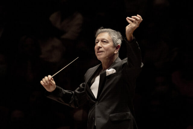 Λουκάς Καρυτινός: «Όσο κι αν έψαξα, δεν βρήκα τίποτα ομορφότερο από αυτήν τη δουλειά»